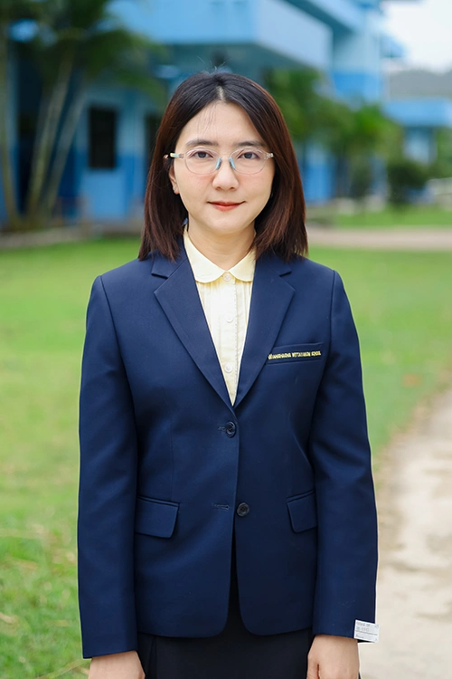 นางสาวพัชราภรณ์ ปิ่นชุม