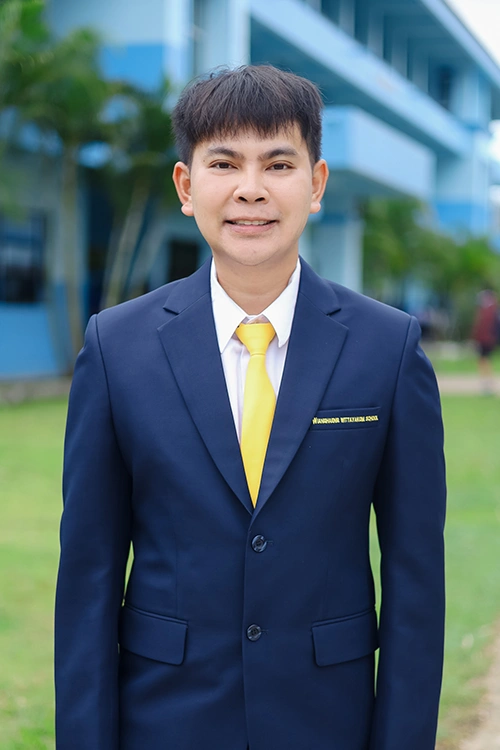 นายนววิทย์ โพธิ์กลาง